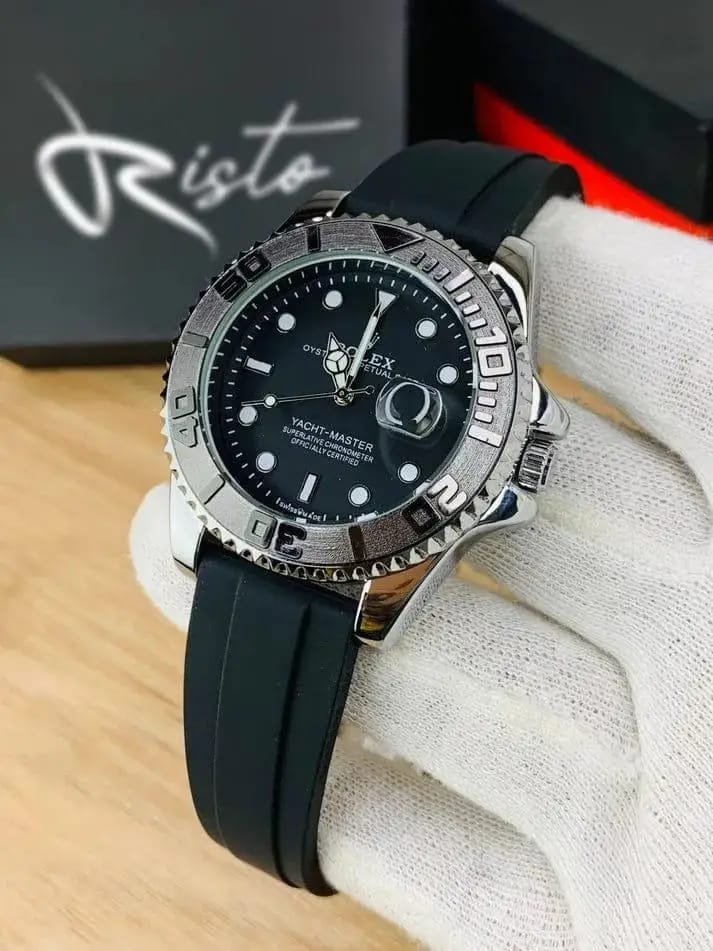 Luxury Black & Gold Men’s Watch – Silicone Strap
