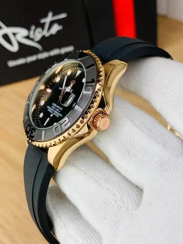 Luxury Black & Gold Men’s Watch – Silicone Strap