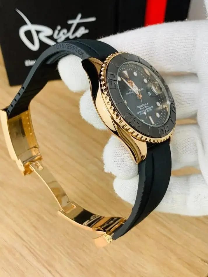 Luxury Black & Gold Men’s Watch – Silicone Strap