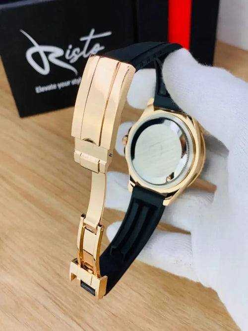Luxury Black & Gold Men’s Watch – Silicone Strap
